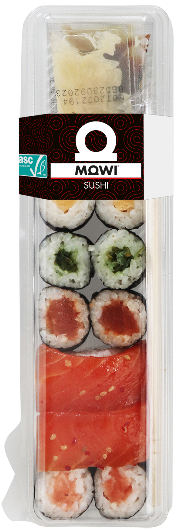 Piatto di sushi misto in confezione trasparente: salmone, tonno e vegetariano.